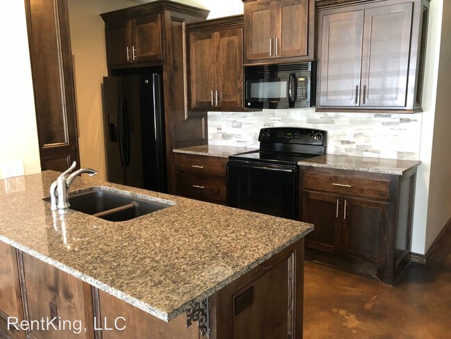 Building Photo - 4 br, 4.5 bath House - 830 Monnett Ave