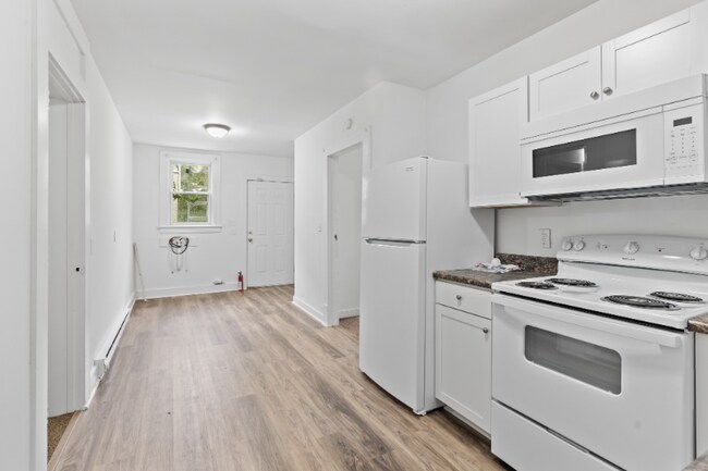 Building Photo - 2918 3rd Ave