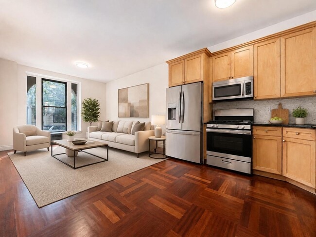 Building Photo - 607 W 137th St