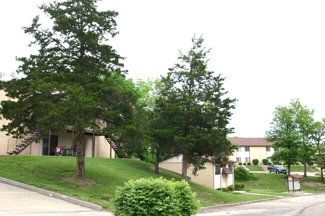 Foto del edificio - Hidden Oaks Apartments