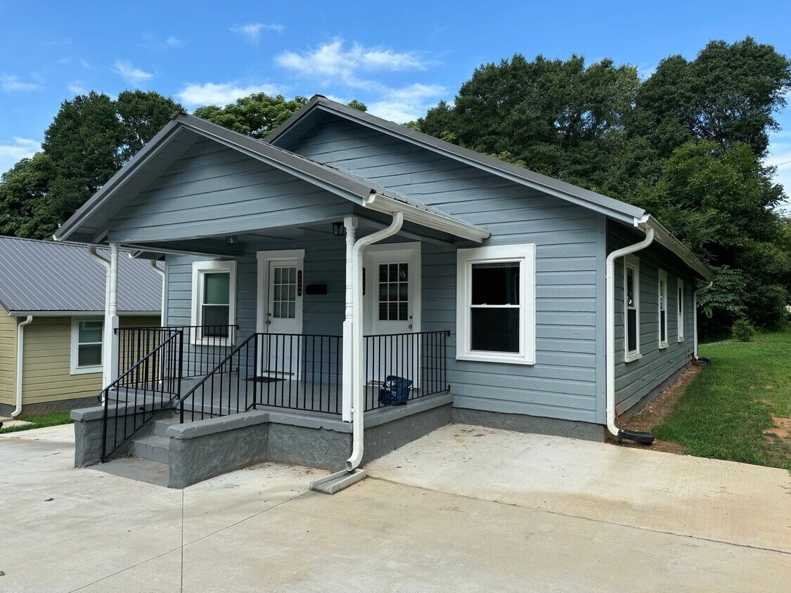 Primary Photo - 1/1 Duplex in Shelby, NC