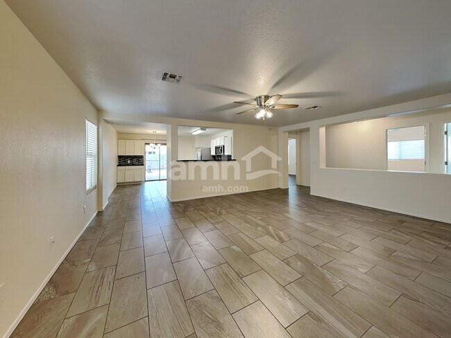 Building Photo - 3035 W Lucia Dr