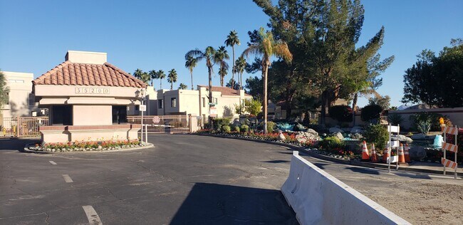 Building Photo - 35200 Cathedral Canyon Dr