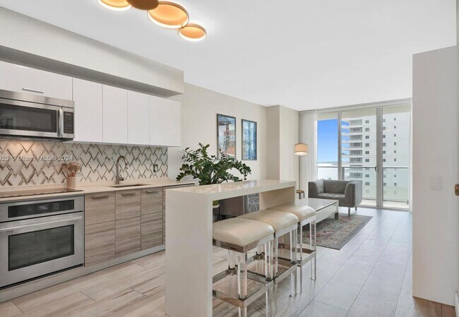 Stunning Water Views unit for rent in Bric... - Stunning Water Views unit for rent in Bric... House