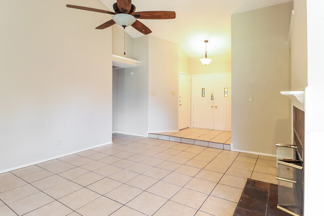 Foto del edificio - 2605 Mountainview Dr