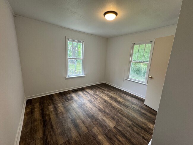 Foto del edificio - 2 Bedroom, 1 Bath House in Columbia!