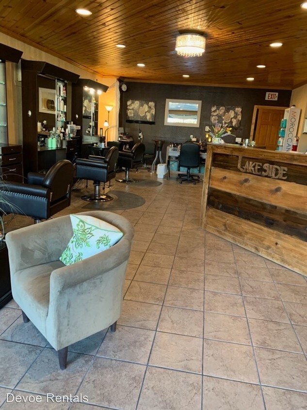Foto principal - 5300 S Howell Ave