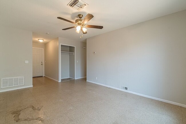 Foto del edificio - 9518 Millbrook Dr
