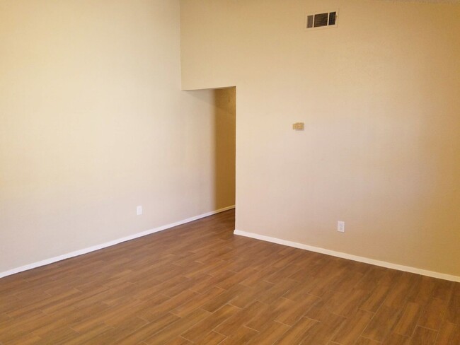 Foto del edificio - Updated 2 bedroom, 1 bath home is ready to...