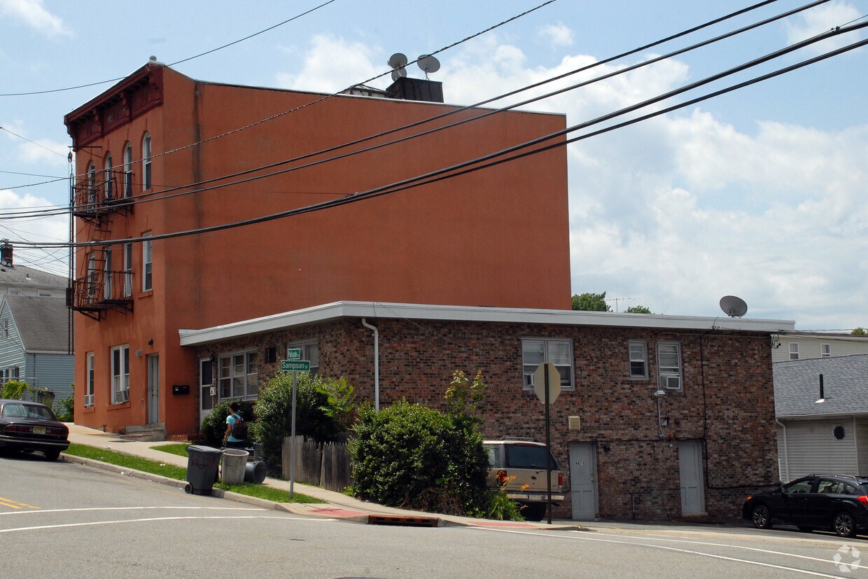 Primary Photo - 449 Palisade Ave