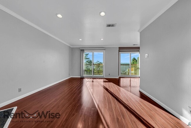 Foto del edificio - 963 Ridgeview Ct