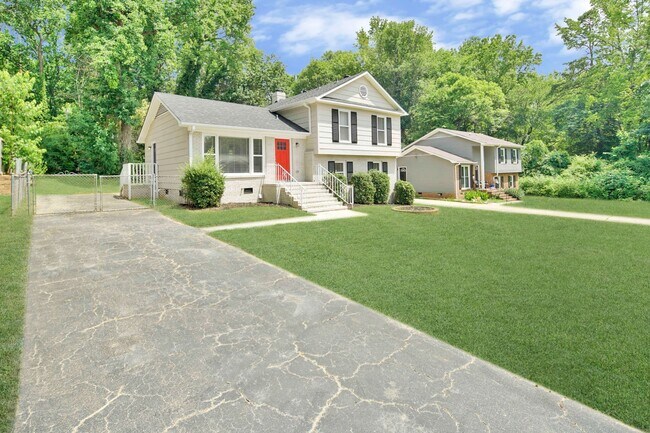 Building Photo - 6301 Old Coach Rd