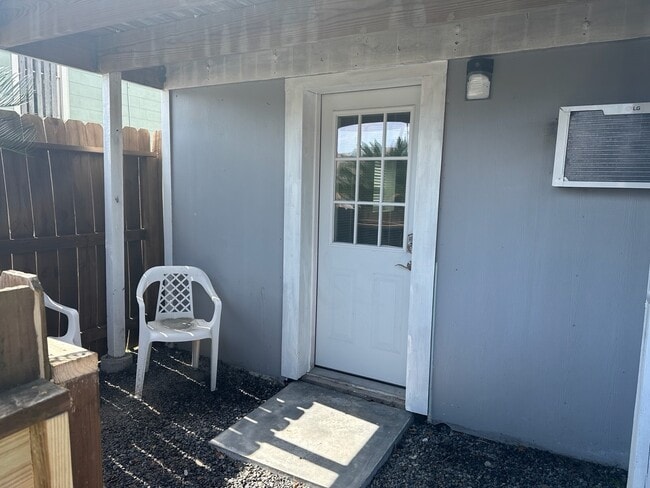 Building Photo - 2009 30th St