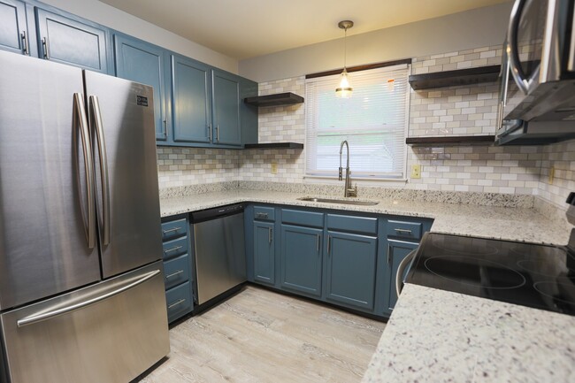 Foto del edificio - Available Early July! Renovated 3 bedroom ...