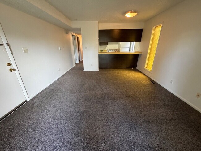 Foto del edificio - Affordable Two Bedroom Available