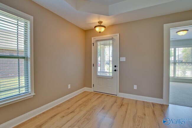 Foto del edificio - 5010 Montauk Trail SE