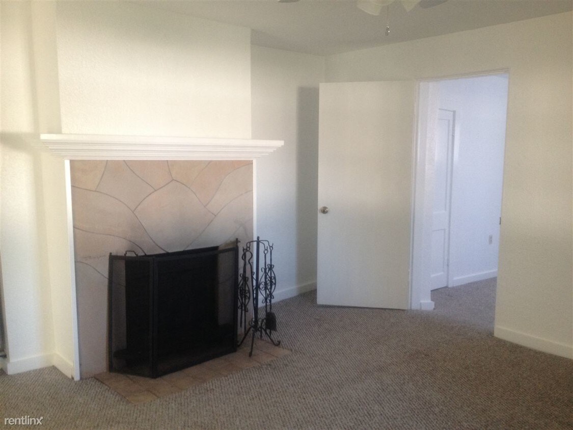 Primary Photo - 269 W Madrid Ave