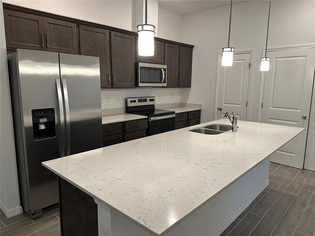 Building Photo - 37 Ullman Pl