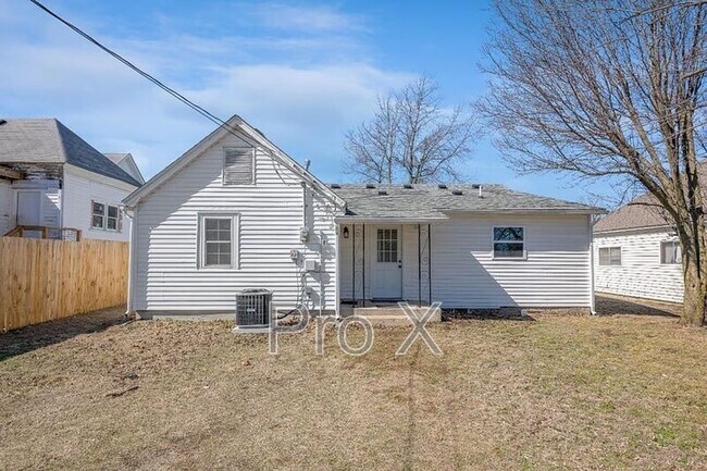 Building Photo - 415 N Pennsylvania St