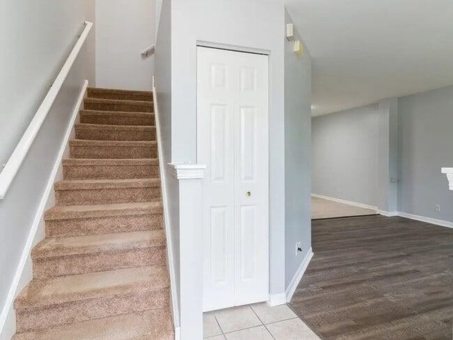 Building Photo - 24528 John Adams Dr