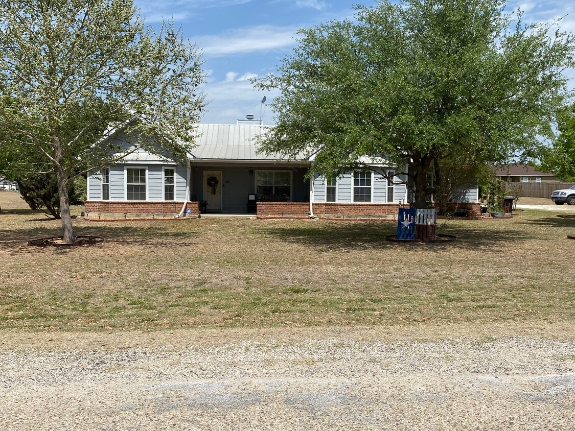 45 Rock Dove Dr, Lytle, TX 78052 House Rental in Lytle, TX
