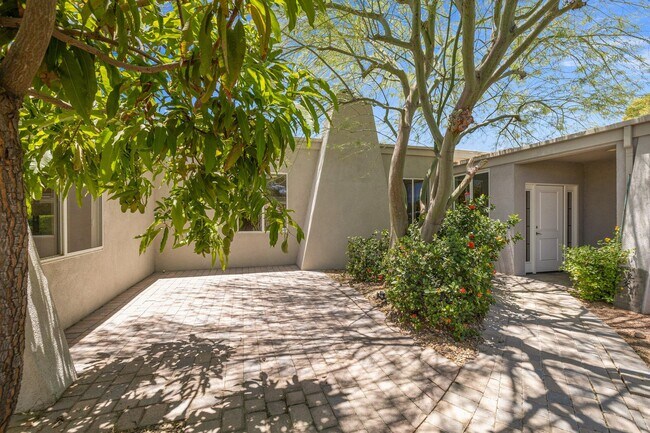 Foto del edificio - 74085 Mockingbird Trail