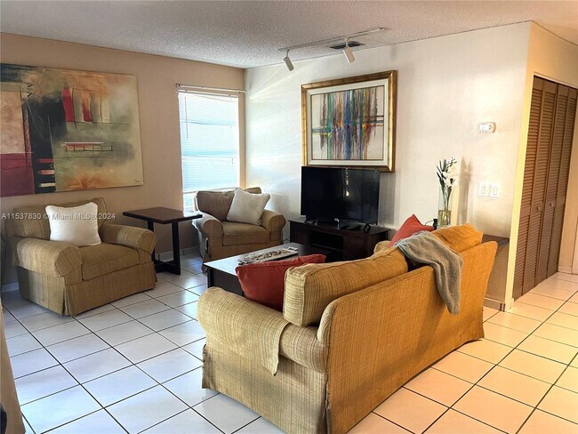Foto del edificio - 4840 SW 149th Ct