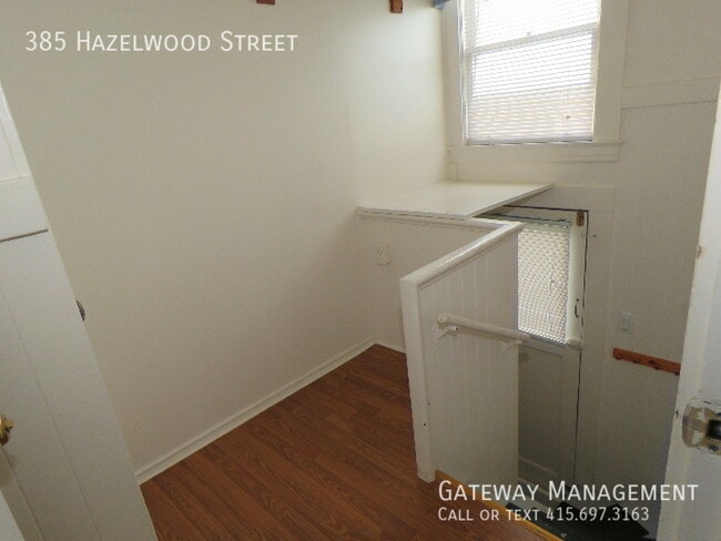 Foto del edificio - 385 Hazelwood Ave