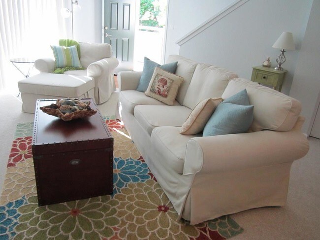 living room - 41 Grandview St