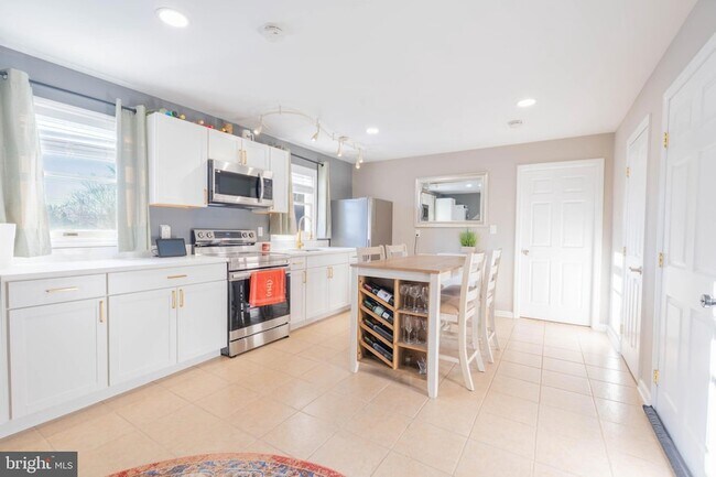 Foto del edificio - 341 Gordon Rd