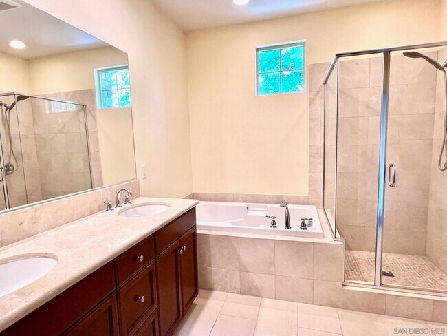 Building Photo - 10680 Canyon Grove Trail