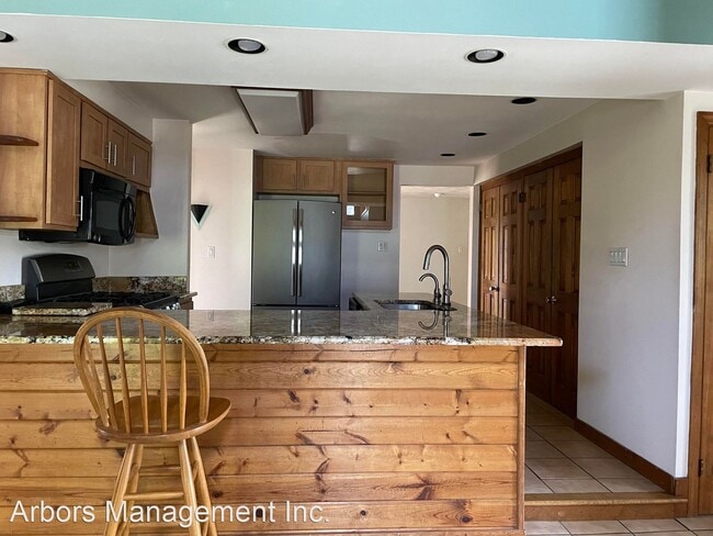 Building Photo - 4 br, 3.5 bath House - 1290 Fassinger Lane