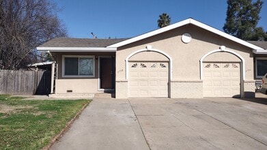 Building Photo - 2718 Toro Ct