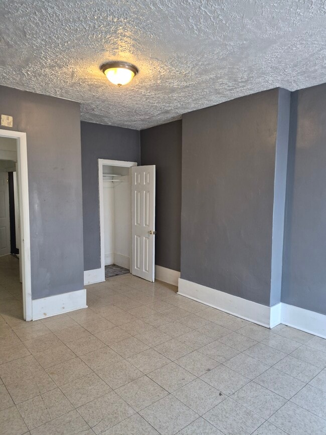 Building Photo - 1720 McCulloh St