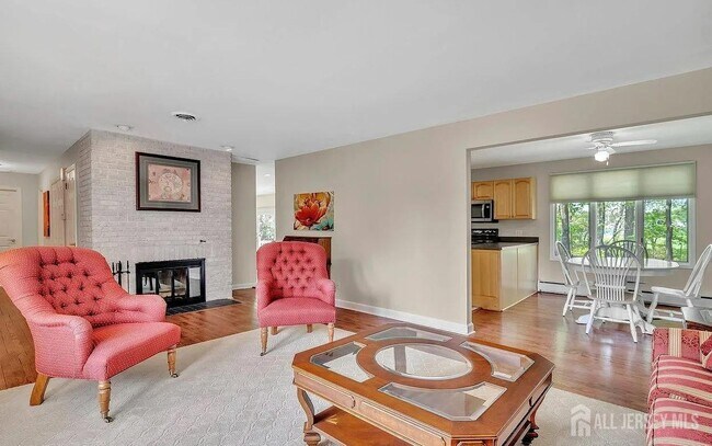 Foto del edificio - 12 Windsor Dr