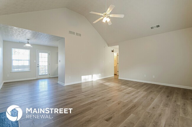 Foto del edificio - 2000 Redwood Trace