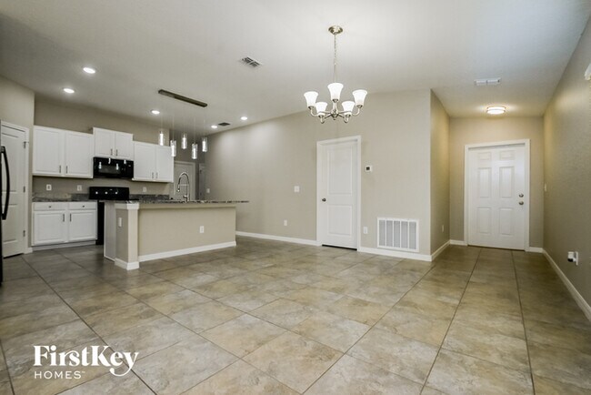 Foto del edificio - 11816 MIracle Mile Dr