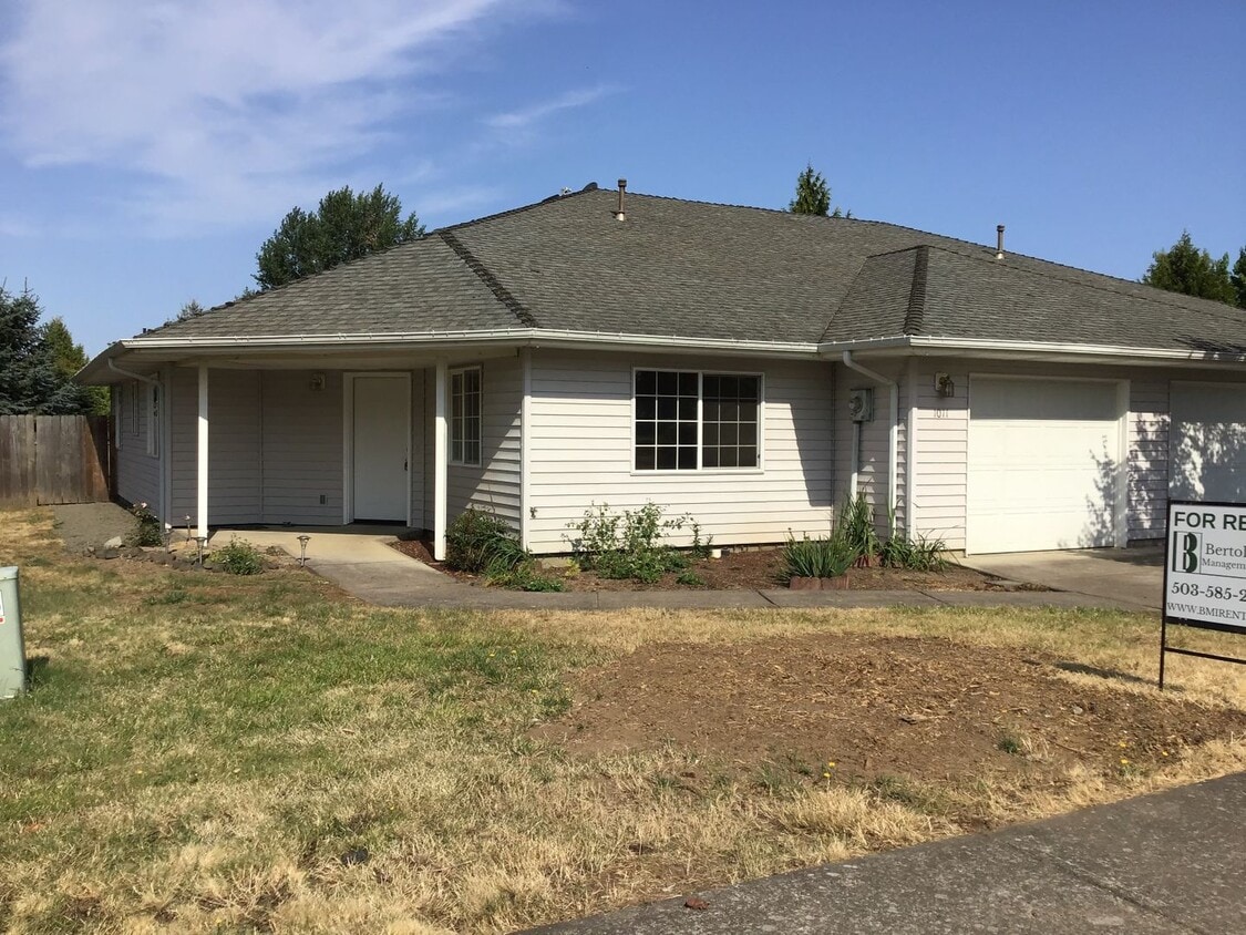 Primary Photo - Silverton Duplex #13146