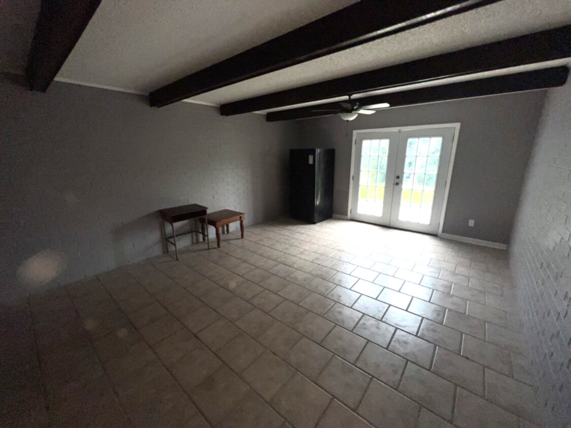 Primary Photo - Newly renovated! 2 bedroom 1 bath townhous...
