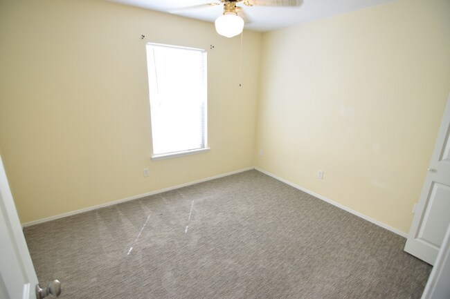 Building Photo - 711 Brazos Dr