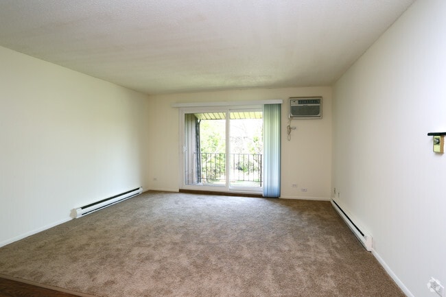 2BR, 2BA - 950SF - Living Room - ReNew Riverwalk