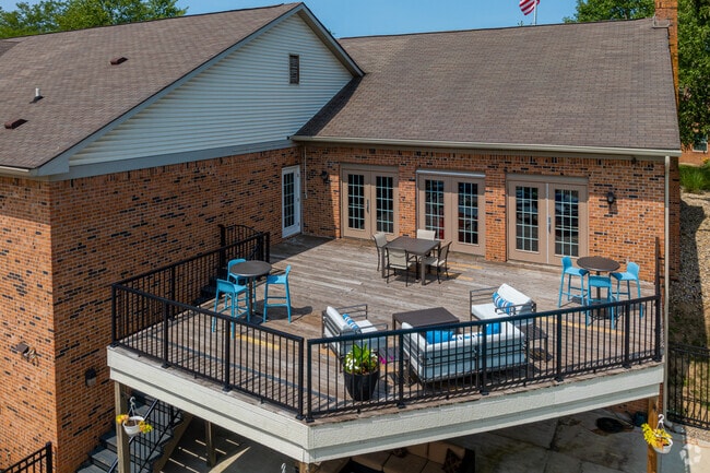 Clubhouse Deck - Lions Creek