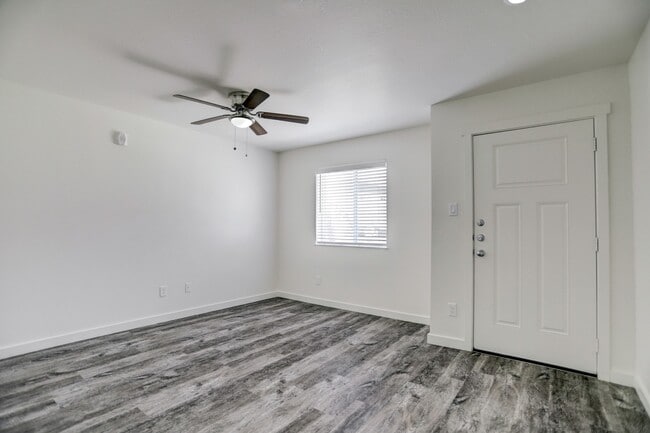 Foto del edificio - 21155 Gosling Rd