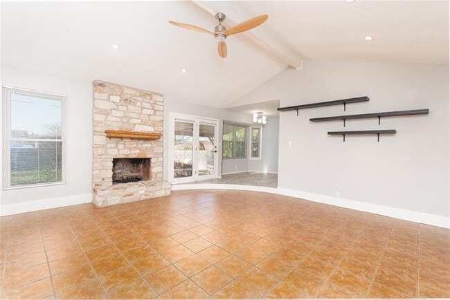 Building Photo - 501 Greenway Dr