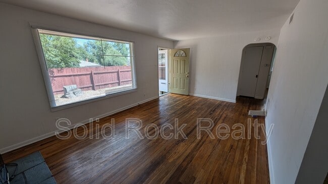 Building Photo - 513 W Uintah St