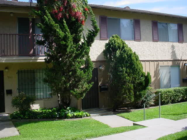 Building Photo - 2 Bed 1.5 Bath