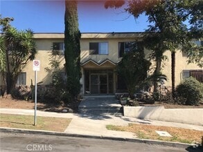 Building Photo - 143 S Ave 54