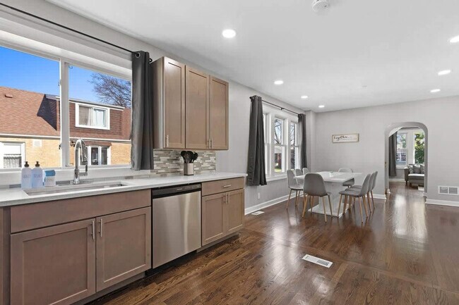 Foto del edificio - 6028 Crain St