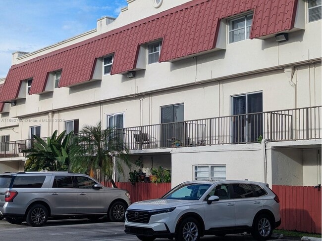 Building Photo - 8650 SW 67th Ave