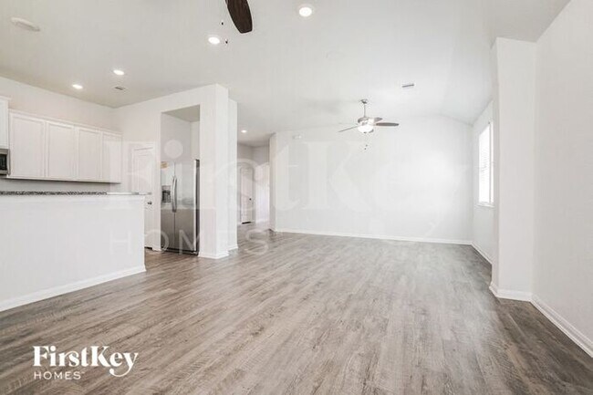 Building Photo - 10908 Independence Rd